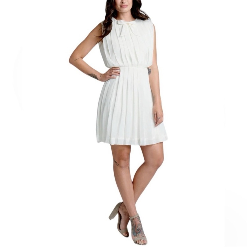 ModCloth The Pleat-est Things White Sleeveless Mini Dress Size Small NWT